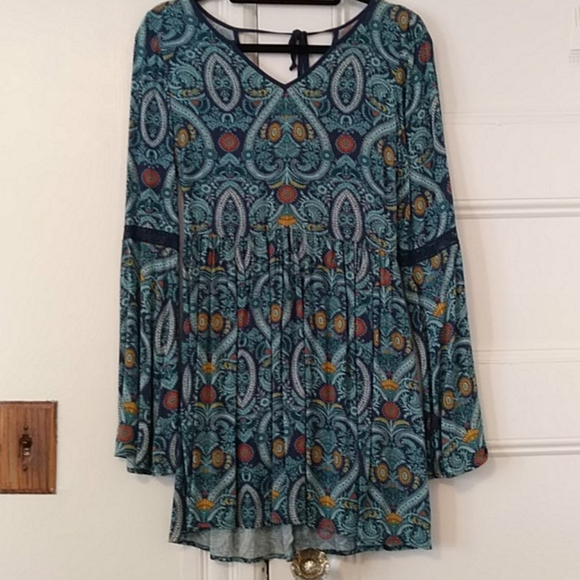 Dress - Picture 1 of 4